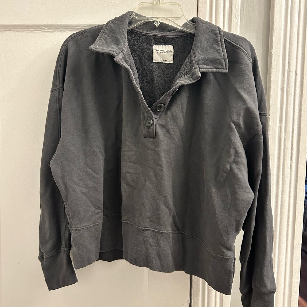Abercrombie & Fitch Gray Sweater